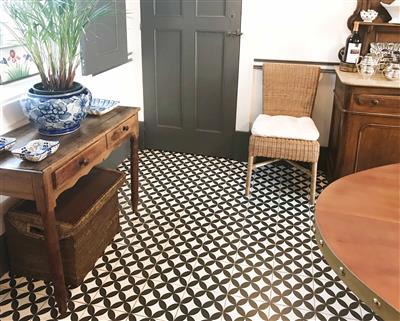 Kerion Neocim Classic Fleur Noir 20x20 Décor - tegel - kopen bij Mr Tegel